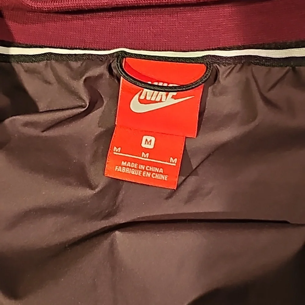 Woman Nike jacket purple.size medium - Picture 7 of 7